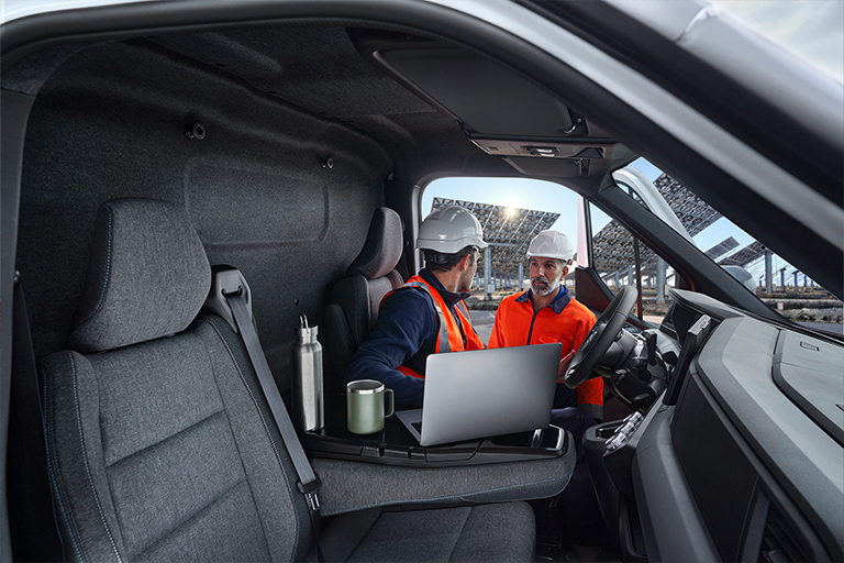 Nissan Interstar innen